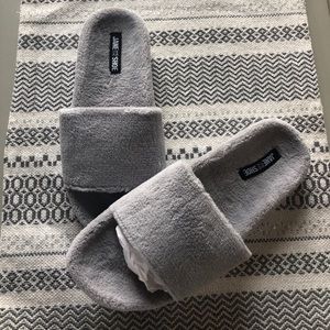 Janie And The Shoe Grey Fur Slides